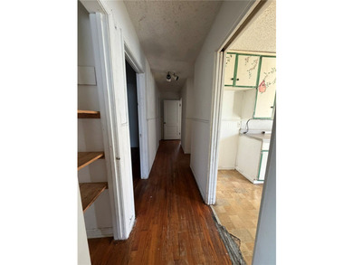 Investment property!! This property offers 3 bedrooms - 2 - photo 8