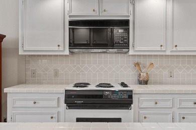 Enjoy the best of Lake LBJ living in this spacious 3-bedroom, 3 - photo 11