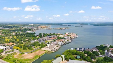 Enjoy the best of Lake LBJ living in this spacious 3-bedroom, 3 - photo 43