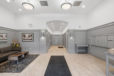Rarely available 1 bed/1 bath Loft in The Dakota - a coveted - photo 2