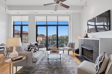 Rarely available 1 bed/1 bath Loft in The Dakota - a coveted - photo 5