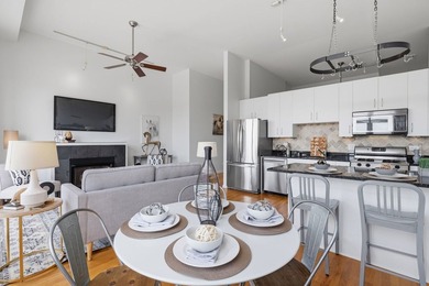 Rarely available 1 bed/1 bath Loft in The Dakota - a coveted - photo 6