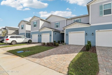 Lake Townhome/Townhouse For Sale in St Augustine, Florida