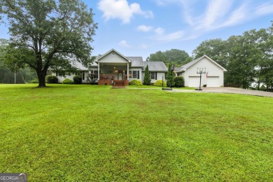 Lake Home For Sale in Hartwell, Georgia