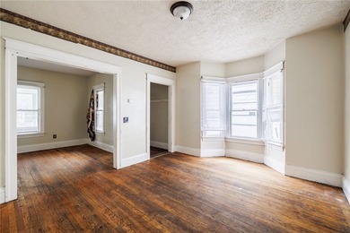 Fully vacant duplex in the Lyell/Otis neighborhood! Rare - photo 13