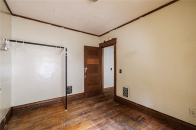 Fully vacant duplex in the Lyell/Otis neighborhood! Rare - photo 18