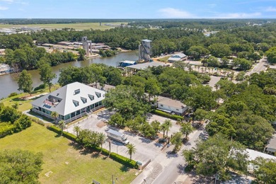 Welcome to Canal Run, a charming and recently updated 2-bedroom - photo 31
