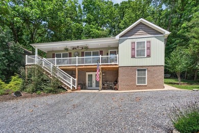 Welcome home to a canvas of possibility! Step into this - photo 1