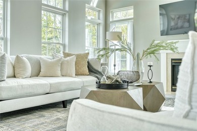 LIGHT! VOLUME! OPEN SPACE! Stunning Webster, NY home with SCALE - photo 10