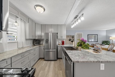 This beautiful renovated 3-bedroom, 3-bath home in the Lake - photo 12