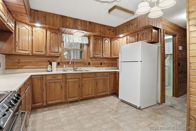 Discover the perfect blend of privacy, space, and lake living on - photo 15