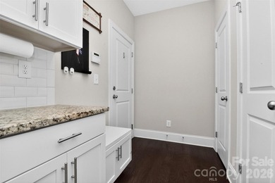 Welcome home to 115 Mint Ave., Unit D! A beautiful - photo 20
