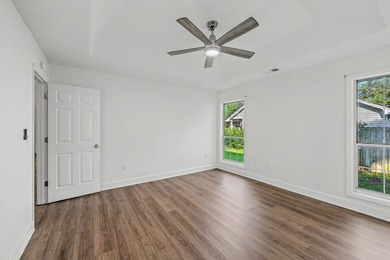 Welcome to this beautiful 3-bedroom, 2-bath home in the - photo 20