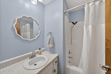 This beautiful renovated 3-bedroom, 3-bath home in the Lake - photo 20
