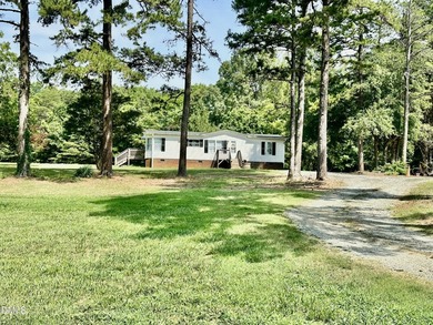 Welcome home!! This charming and cozy 3-bedroom, 2- bath home - photo 1
