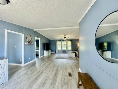 Welcome home!! This charming and cozy 3-bedroom, 2- bath home - photo 4