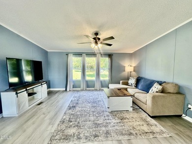 Welcome home!! This charming and cozy 3-bedroom, 2- bath home - photo 6