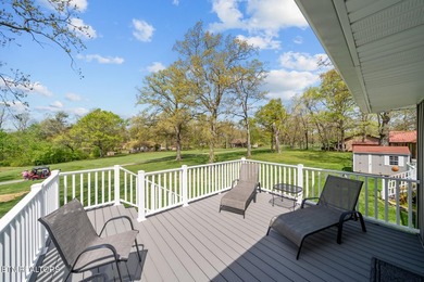 This beautiful renovated 3-bedroom, 3-bath home in the Lake - photo 29