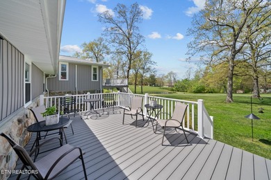 This beautiful renovated 3-bedroom, 3-bath home in the Lake - photo 31