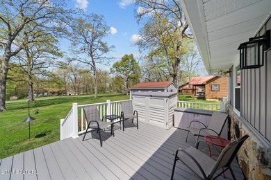 This beautiful renovated 3-bedroom, 3-bath home in the Lake - photo 32