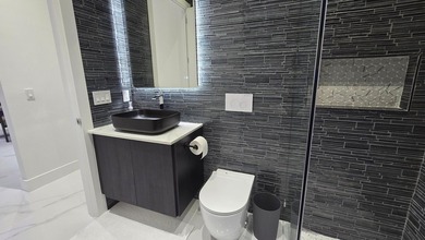 Welcome to this unique and luxurious modern Estate in Plantation - photo 32
