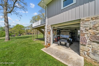 This beautiful renovated 3-bedroom, 3-bath home in the Lake - photo 34