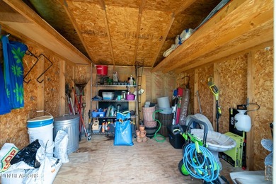 This beautiful renovated 3-bedroom, 3-bath home in the Lake - photo 35