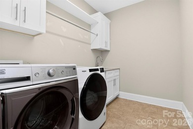 Welcome home to 115 Mint Ave., Unit D! A beautiful - photo 36