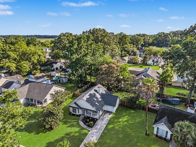 Welcome to this beautiful 3-bedroom, 2-bath home in the - photo 36