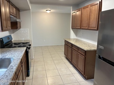 Welcome home to this beautifully remodeled 3-bedroom, 2-bath - photo 7