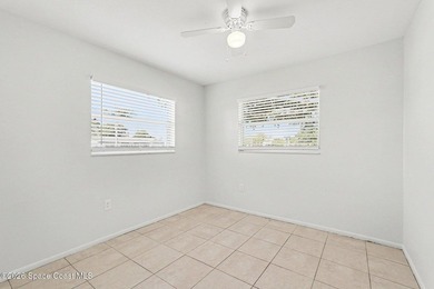 Welcome home to this beautifully remodeled 3-bedroom, 2-bath - photo 8
