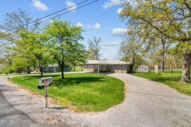 This beautiful renovated 3-bedroom, 3-bath home in the Lake - photo 42