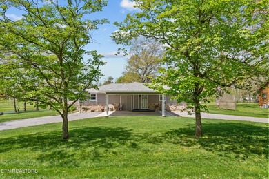 This beautiful renovated 3-bedroom, 3-bath home in the Lake - photo 43