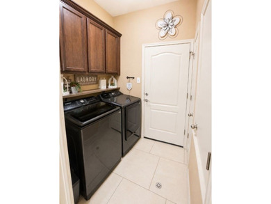 A beautifully maintained 4 Bedroom, 2 bath 1866 sq. ft. home - photo 10