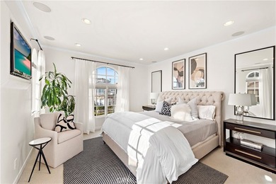 432 Acacia is a sophisticated home offering the perfect blend of - photo 12