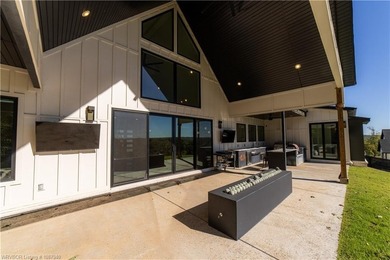 Experience modern. luxury and thoughtful design in this stunning - photo 15