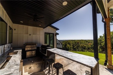Experience modern. luxury and thoughtful design in this stunning - photo 17