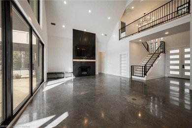 Experience modern. luxury and thoughtful design in this stunning - photo 21