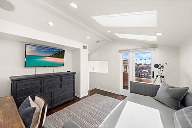 432 Acacia is a sophisticated home offering the perfect blend of - photo 21