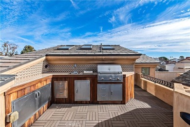 432 Acacia is a sophisticated home offering the perfect blend of - photo 24