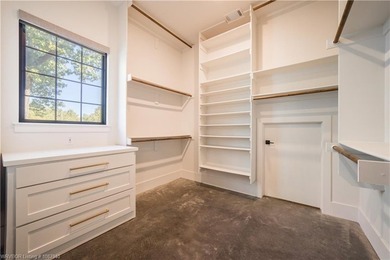 Experience modern. luxury and thoughtful design in this stunning - photo 33