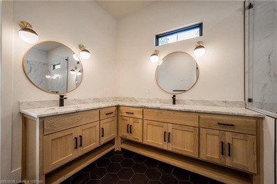 Experience modern. luxury and thoughtful design in this stunning - photo 34