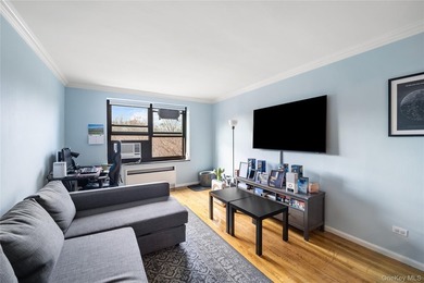 Charming 1 Bedroom Apartment in Windsor Park, where warmth and - photo 4