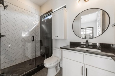 Experience modern. luxury and thoughtful design in this stunning - photo 36