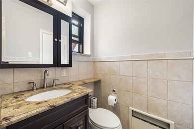 Charming 1 Bedroom Apartment in Windsor Park, where warmth and - photo 10