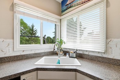 Welcome to beautiful 5-bedrooms,4 baths home in the desirable - photo 25