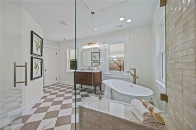 Discover this extraordinary Little Neck home, a spectacular 1910 - photo 31