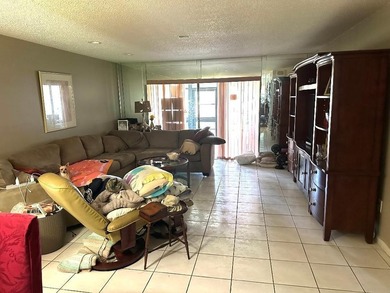 Discover the perfect retirement retreat in Boca Lago! This - photo 4