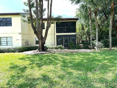 Discover the perfect retirement retreat in Boca Lago! This - photo 9