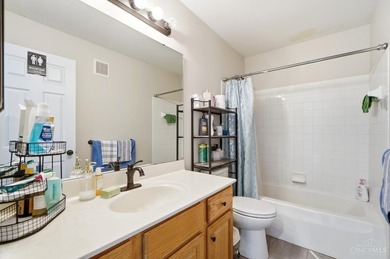 Welcome to beautiful 5-bedrooms,4 baths home in the desirable - photo 47